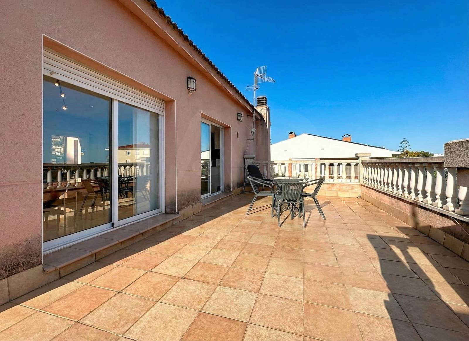 5 sypialnia Dom na sprzedaż w Miasto Tarragona z basenem garażem - 480 000 € (Ref: 9988346)