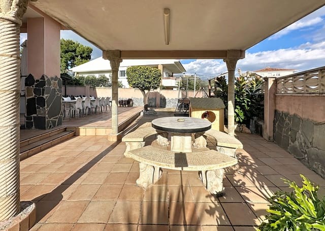 5 soverom Hus til salgs i Tarragona by med svømmebasseng garasje - € 480 000 (Ref: 9988346)
