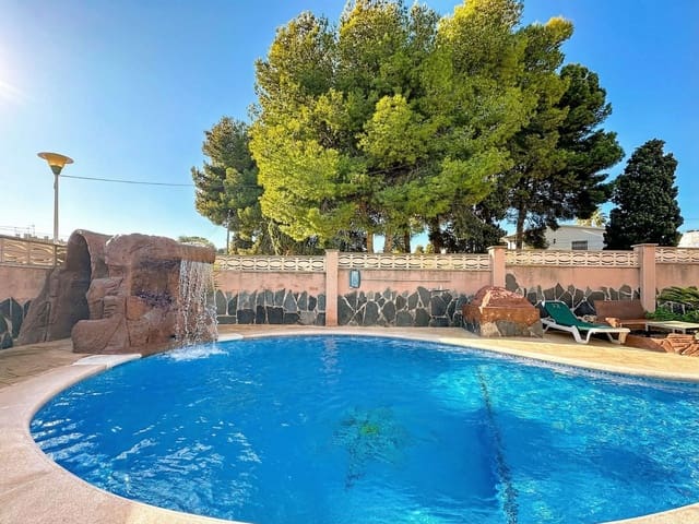 5 soverom Hus til salgs i Tarragona by med svømmebasseng garasje - € 480 000 (Ref: 9988346)