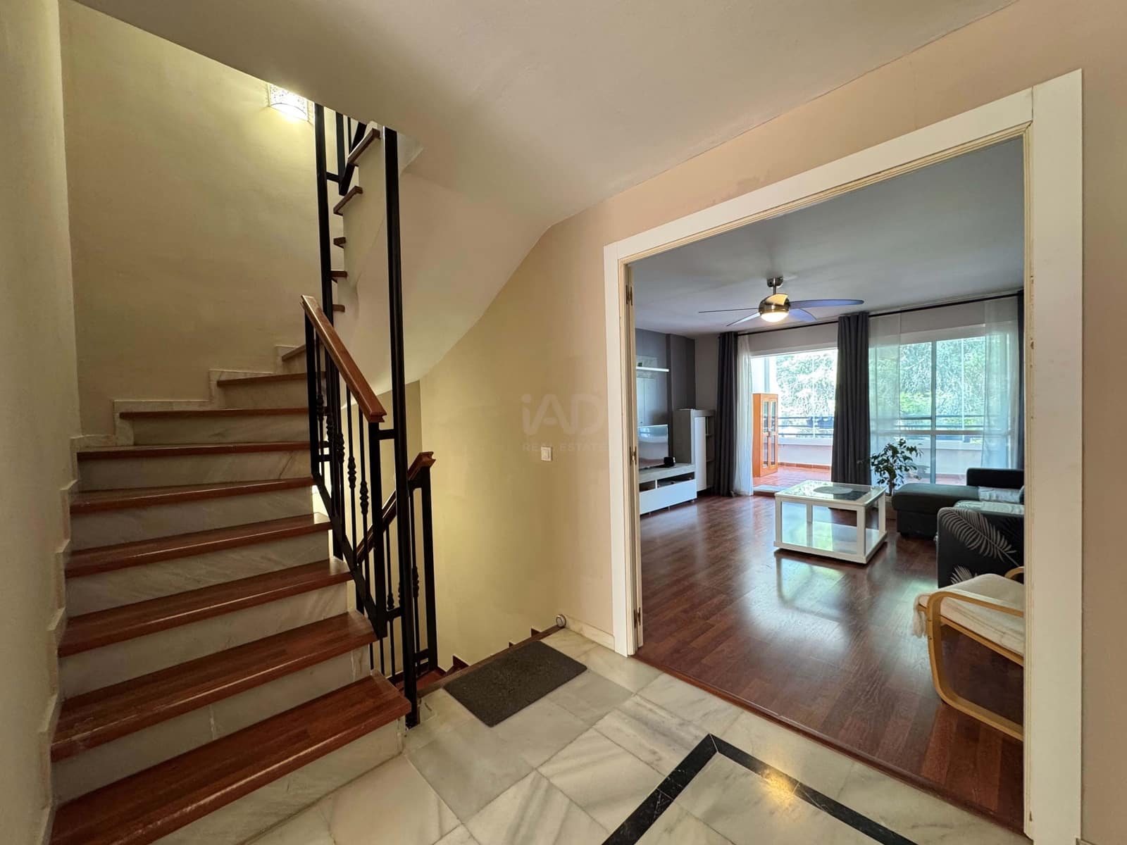 Adosado de 3 habitaciones en La Sierrezuela en venta con piscina garaje - 455.000 € (Ref: 9988351)