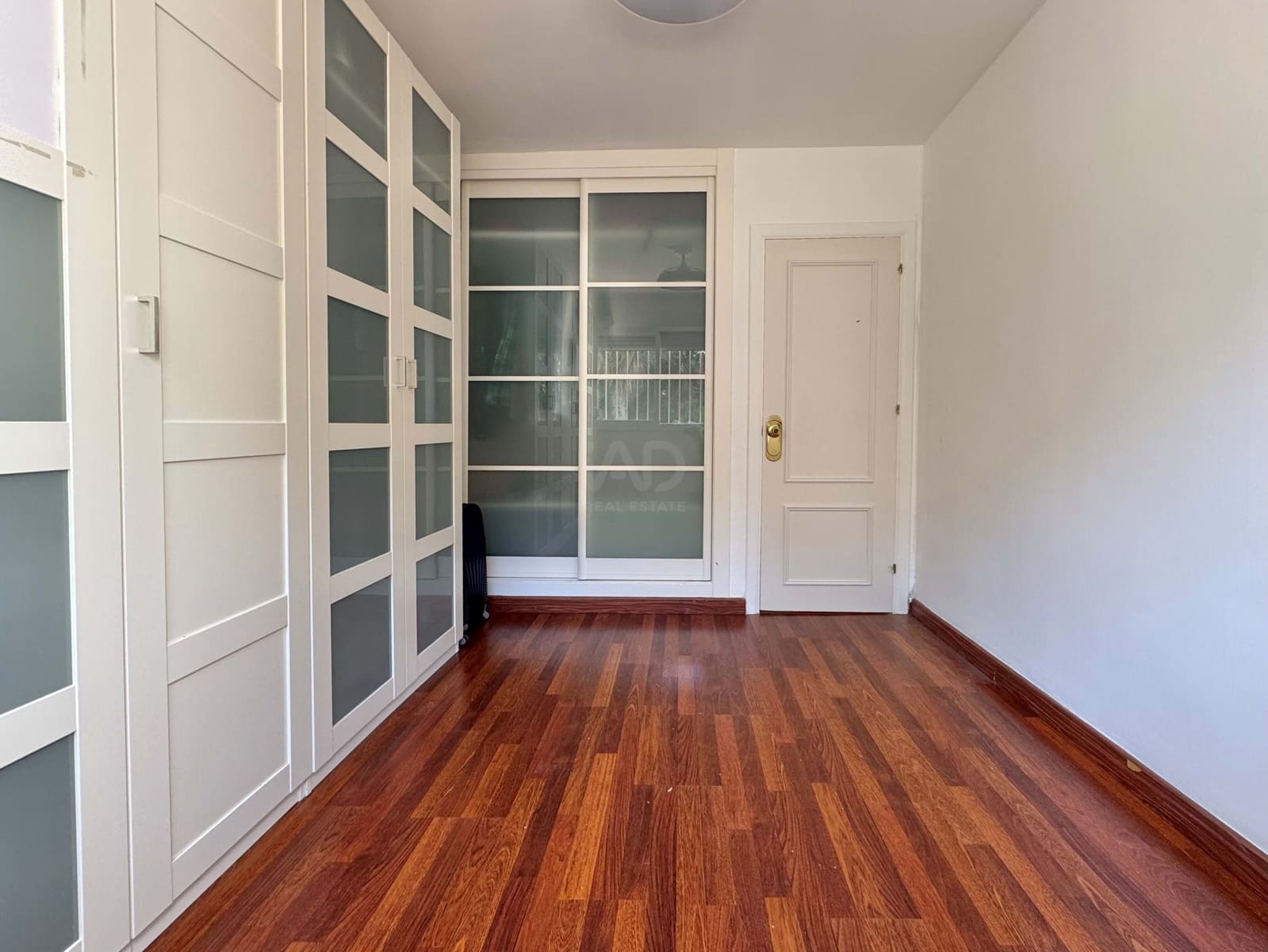 Adosado de 3 habitaciones en La Sierrezuela en venta con piscina garaje - 455.000 € (Ref: 9988351)