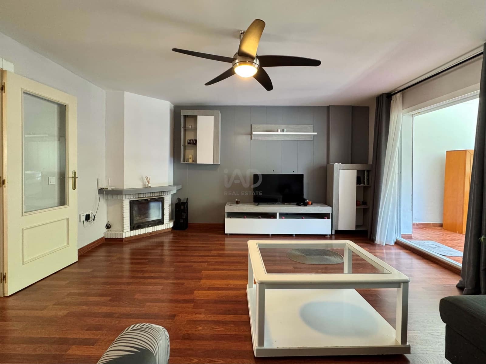 Adosado de 3 habitaciones en La Sierrezuela en venta con piscina garaje - 455.000 € (Ref: 9988351)