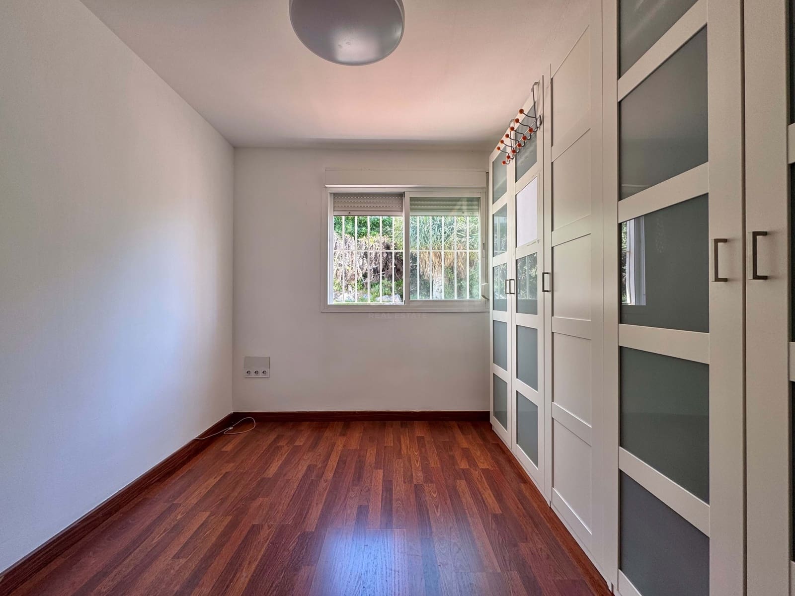 Adosado de 3 habitaciones en La Sierrezuela en venta con piscina garaje - 455.000 € (Ref: 9988351)