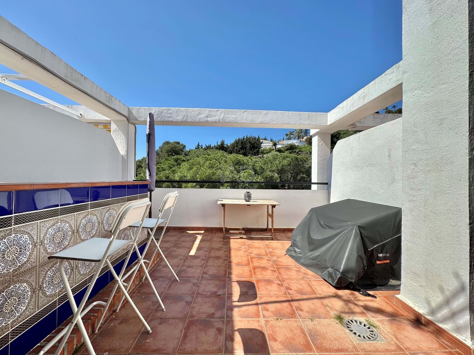 Adosado de 3 habitaciones en La Sierrezuela en venta con piscina garaje - 455.000 € (Ref: 9988351)