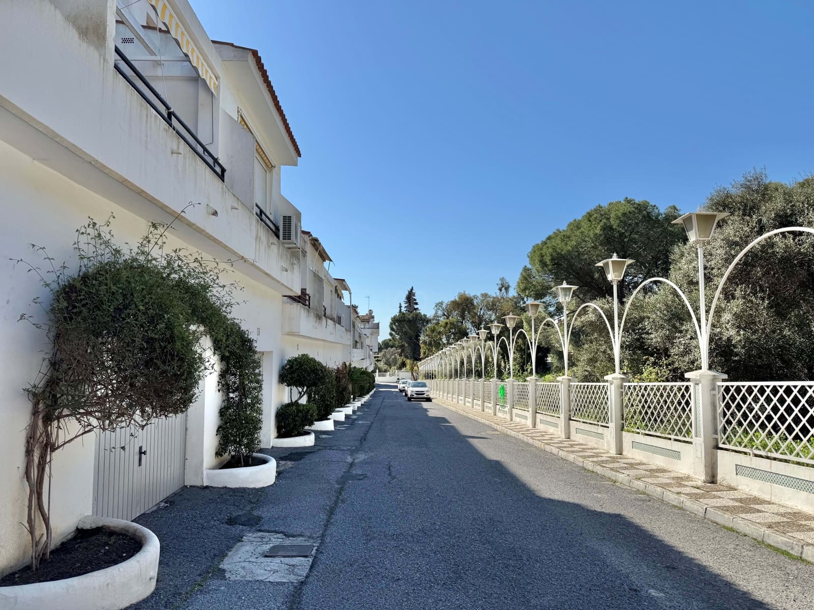 Adosado de 3 habitaciones en La Sierrezuela en venta con piscina garaje - 455.000 € (Ref: 9988351)