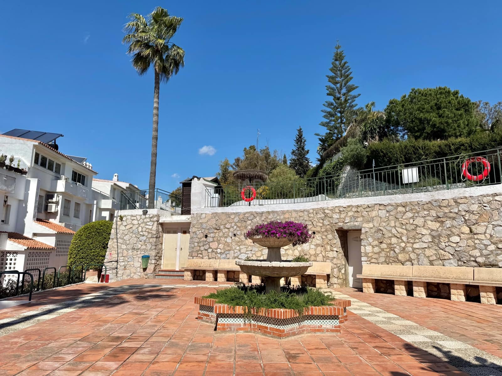 Adosado de 3 habitaciones en La Sierrezuela en venta con piscina garaje - 455.000 € (Ref: 9988351)