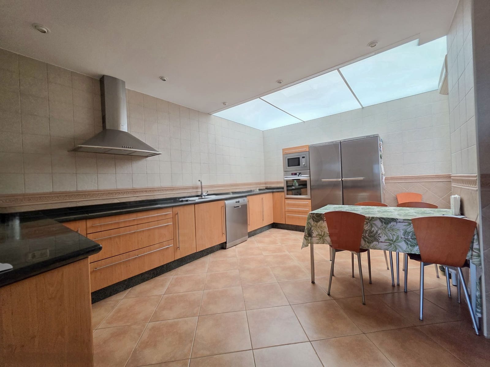 6 Zimmer Haus zu verkaufen in Malaga Stadt mit Pool Garage - 1.270.000 € (Ref: 9988352)