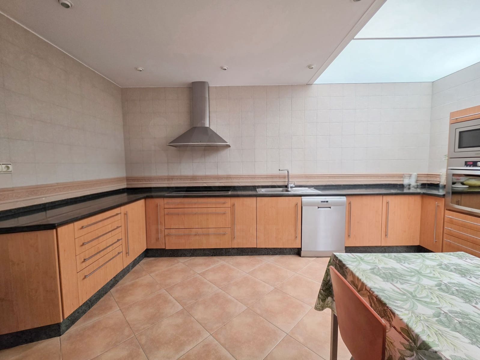 6 Zimmer Haus zu verkaufen in Malaga Stadt mit Pool Garage - 1.270.000 € (Ref: 9988352)