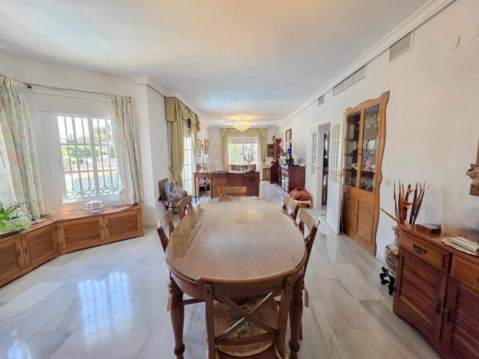 6 Zimmer Haus zu verkaufen in Malaga Stadt mit Pool Garage - 1.270.000 € (Ref: 9988352)