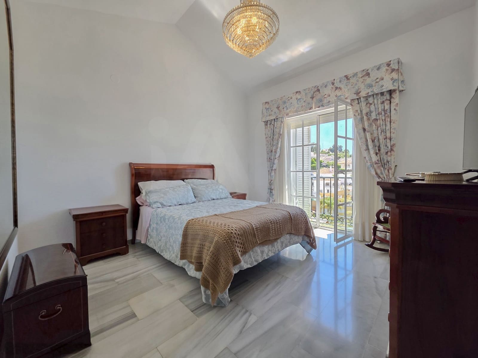 6 Zimmer Haus zu verkaufen in Malaga Stadt mit Pool Garage - 1.270.000 € (Ref: 9988352)