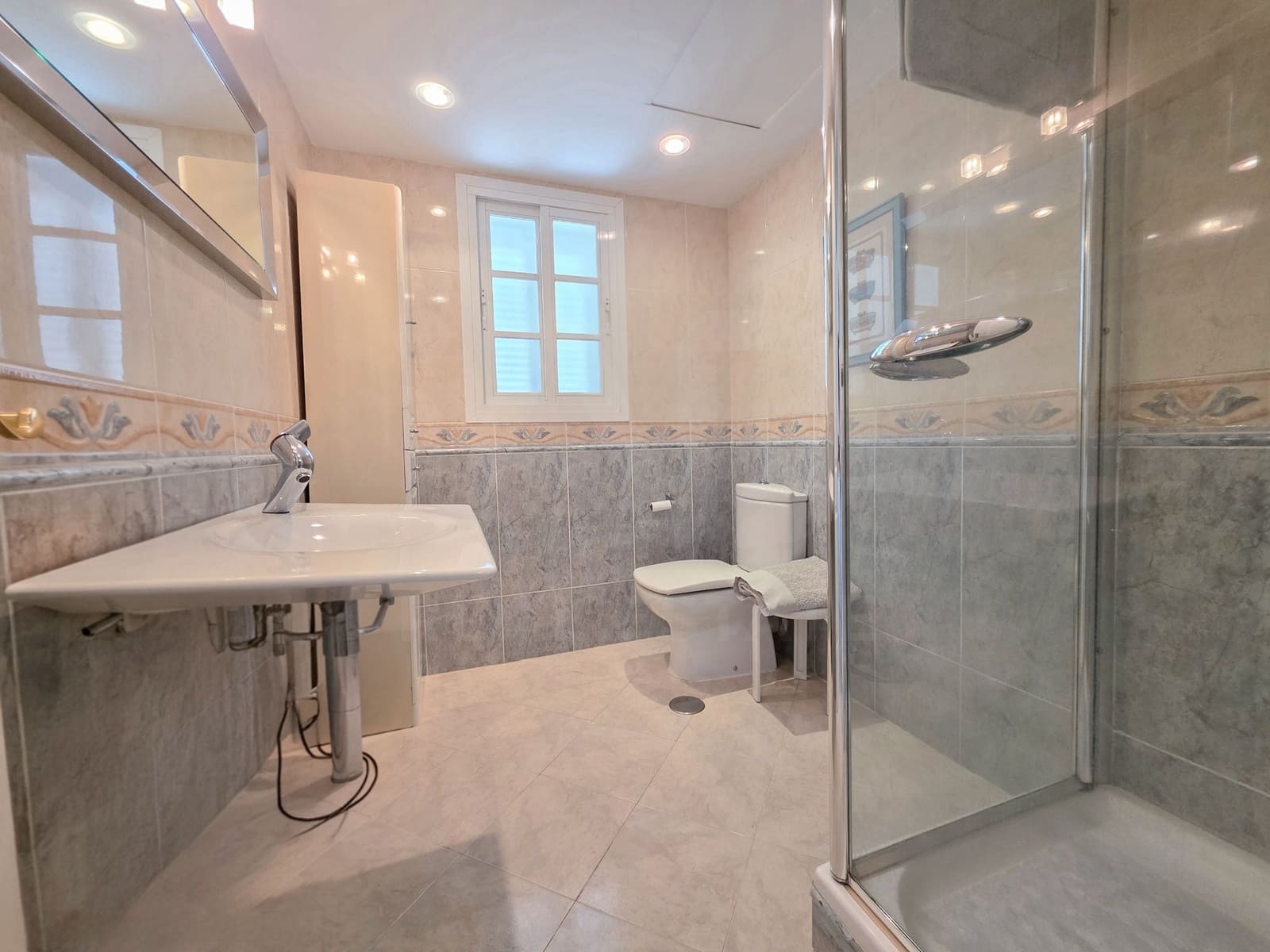 6 Zimmer Haus zu verkaufen in Malaga Stadt mit Pool Garage - 1.270.000 € (Ref: 9988352)