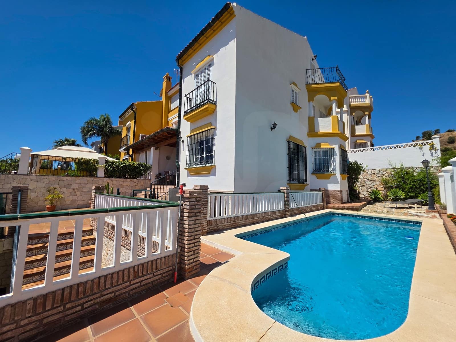 6 Zimmer Haus zu verkaufen in Malaga Stadt mit Pool Garage - 1.270.000 € (Ref: 9988352)