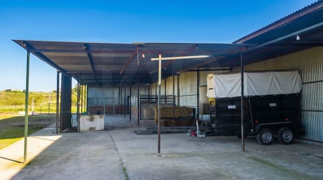 Grunde uden byggetilladelser til salg i Huelva by - € 85.000 (Ref: 9988354)