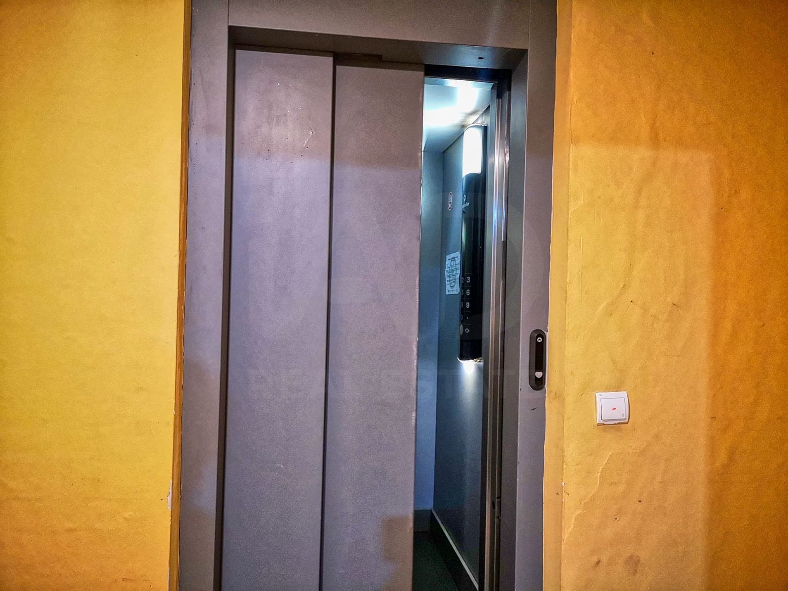 Garasje til salgs i Madrid by - € 15 800 (Ref: 9988357)