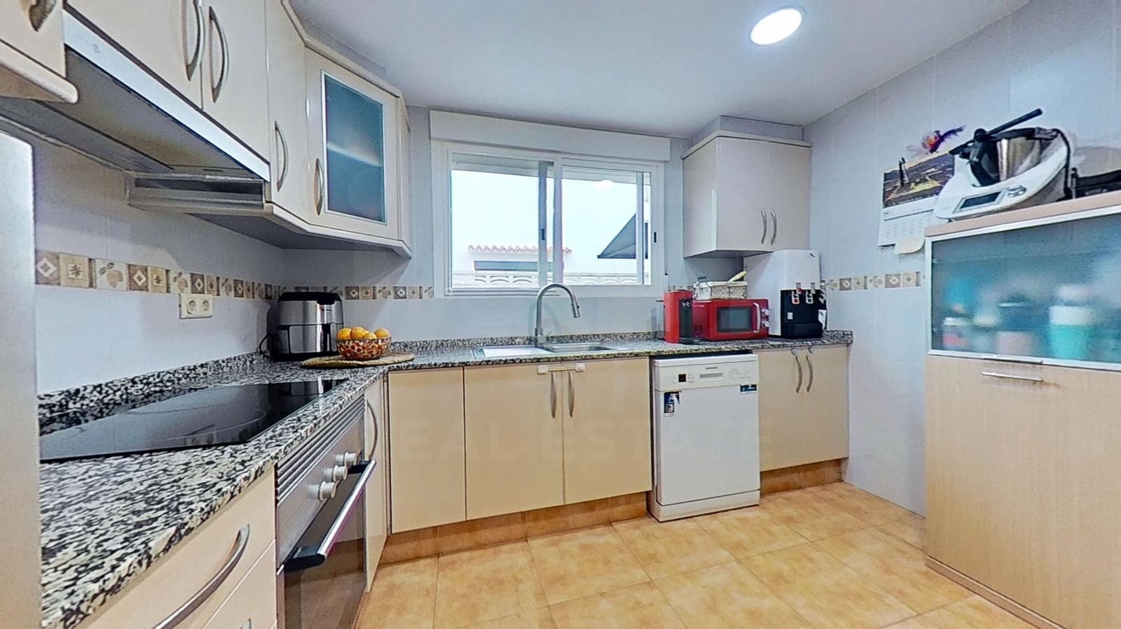 4 bedroom Villa for sale in Benicassim with pool garage - € 549,000 (Ref: 9988359)