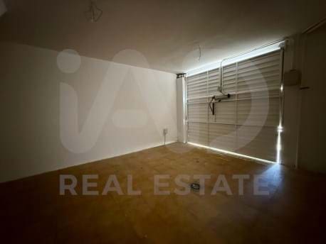 5 makuuhuone Omakotitalo myytävänä paikassa Barcelona kaupunki mukana uima-altaan 
autotalli - 620 000 € (Ref: 9988360)
