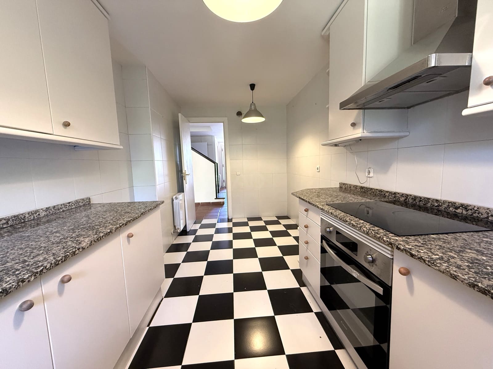 5 makuuhuone Omakotitalo myytävänä paikassa Barcelona kaupunki mukana uima-altaan 
autotalli - 620 000 € (Ref: 9988360)