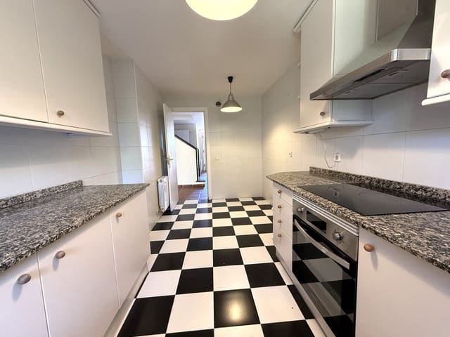 5 Zimmer Haus zu verkaufen in Sant Andreu de Llavaneres mit Pool Garage - 620.000 € (Ref: 9988360)
