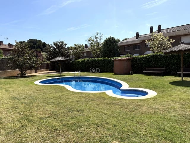 5 Zimmer Haus zu verkaufen in Sant Andreu de Llavaneres mit Pool Garage - 620.000 € (Ref: 9988360)