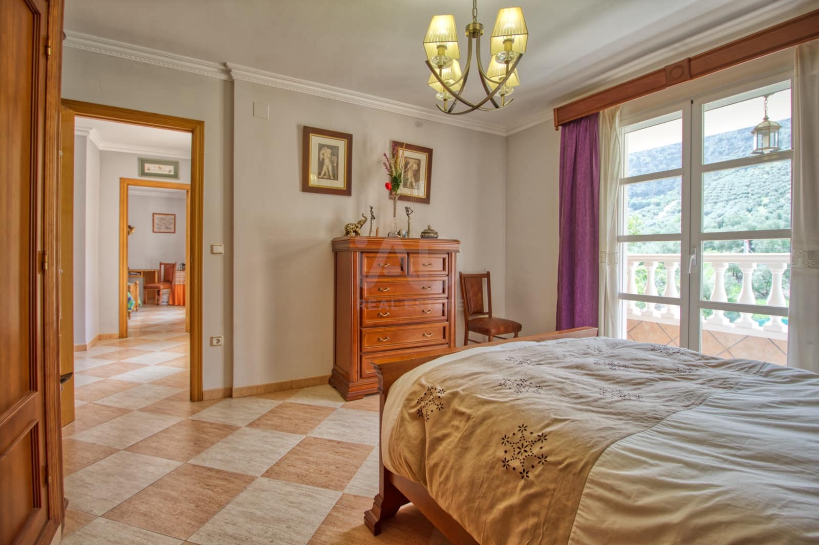 5 slaapkamer Huis te koop in Cordoba stad met garage - € 275.000 (Ref: 9988362)