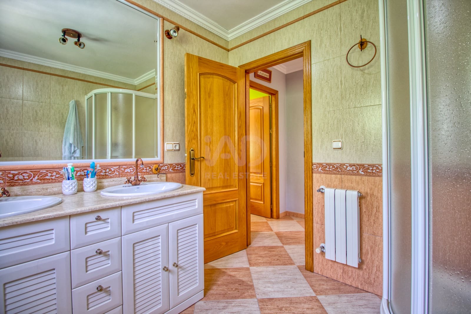 5 slaapkamer Huis te koop in Cordoba stad met garage - € 275.000 (Ref: 9988362)