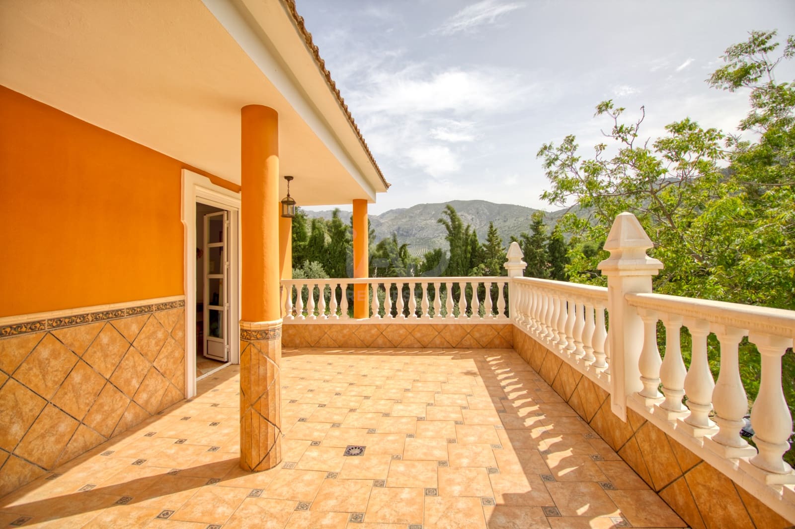 5 slaapkamer Huis te koop in Cordoba stad met garage - € 275.000 (Ref: 9988362)