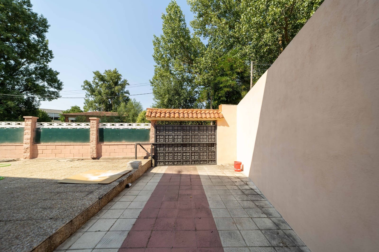 5 bedroom Villa for sale in Leon city - € 420,000 (Ref: 9988364)