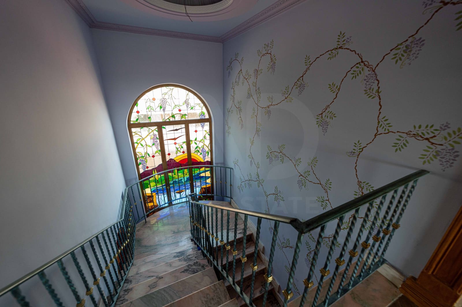 5 bedroom Villa for sale in Leon city - € 420,000 (Ref: 9988364)