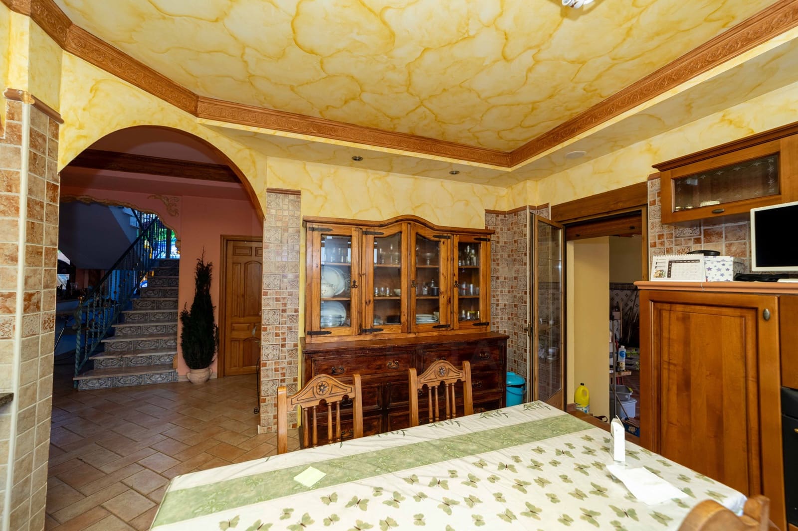 5 bedroom Villa for sale in Leon city - € 420,000 (Ref: 9988364)