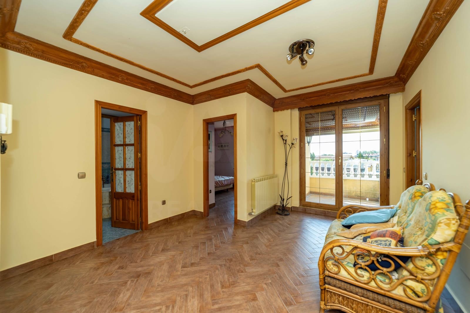 5 bedroom Villa for sale in Leon city - € 420,000 (Ref: 9988364)