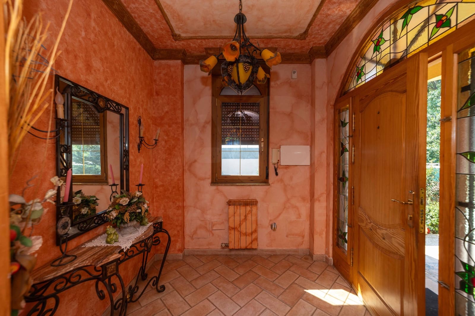 5 bedroom Villa for sale in Leon city - € 420,000 (Ref: 9988364)