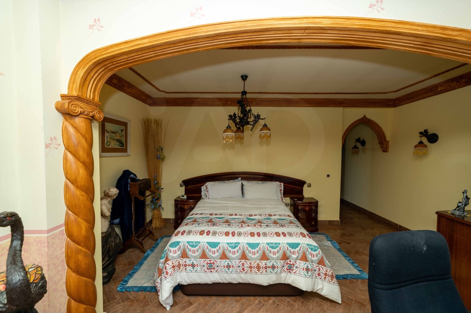 5 bedroom Villa for sale in Leon city - € 420,000 (Ref: 9988364)