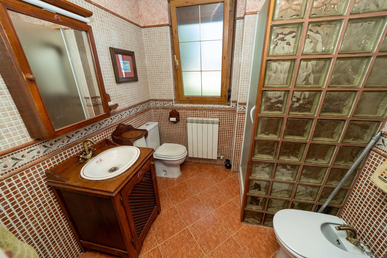 5 bedroom Villa for sale in Leon city - € 420,000 (Ref: 9988364)