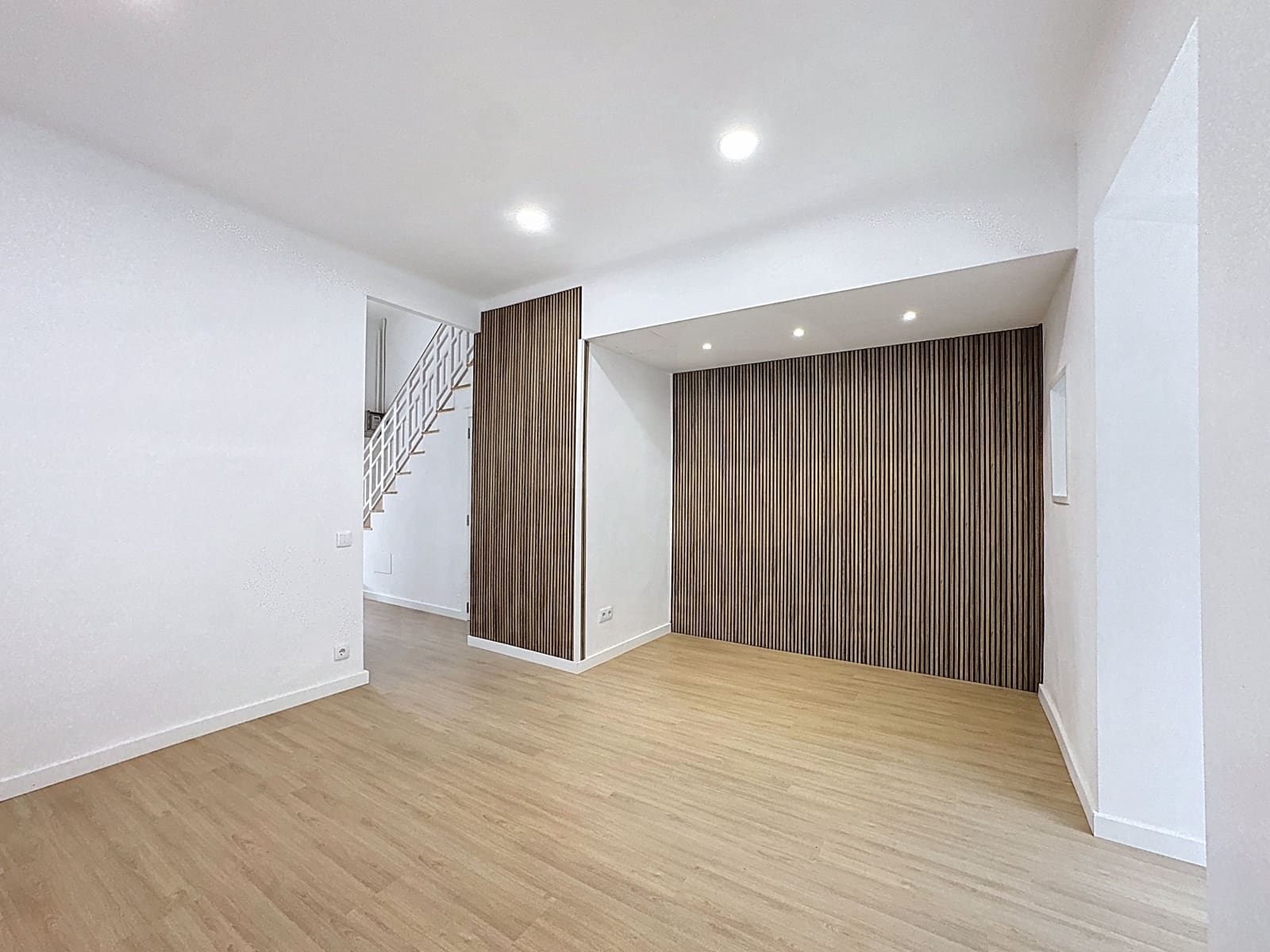 4 makuuhuone Omakotitalo myytävänä paikassa Barcelona kaupunki - 415 000 € (Ref: 9988366)