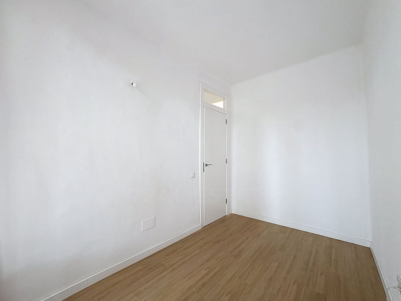 4 makuuhuone Omakotitalo myytävänä paikassa Barcelona kaupunki - 415 000 € (Ref: 9988366)