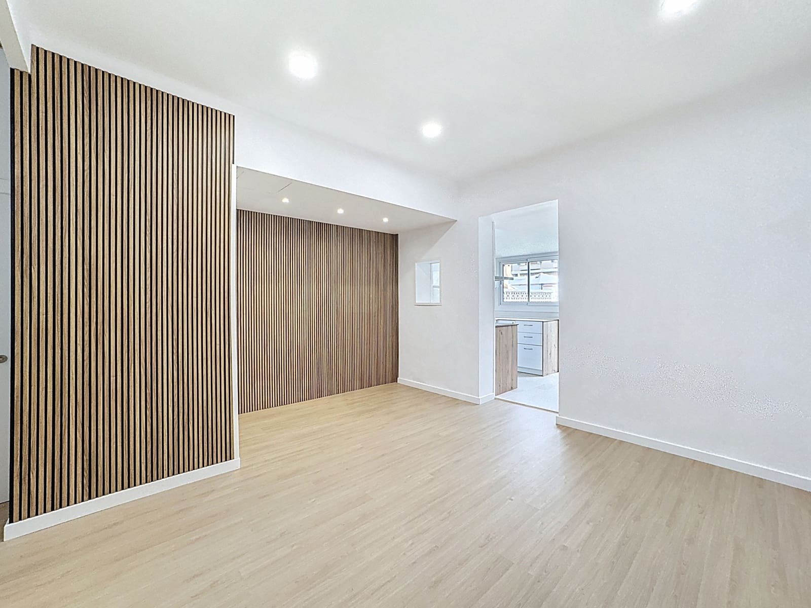 4 makuuhuone Omakotitalo myytävänä paikassa Barcelona kaupunki - 415 000 € (Ref: 9988366)