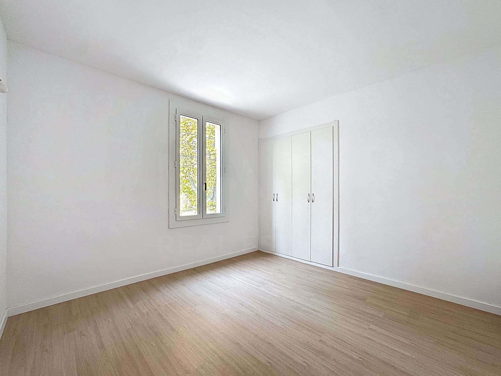 4 makuuhuone Omakotitalo myytävänä paikassa Barcelona kaupunki - 415 000 € (Ref: 9988366)