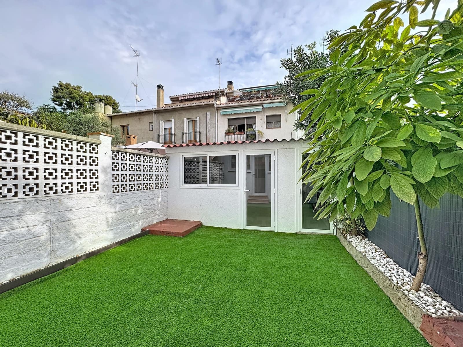 4 makuuhuone Omakotitalo myytävänä paikassa Barcelona kaupunki - 415 000 € (Ref: 9988366)