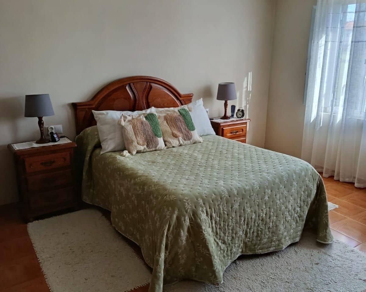 Casa de 7 habitaciones en Narón en venta con piscina garaje - 280.000 € (Ref: 9988368)