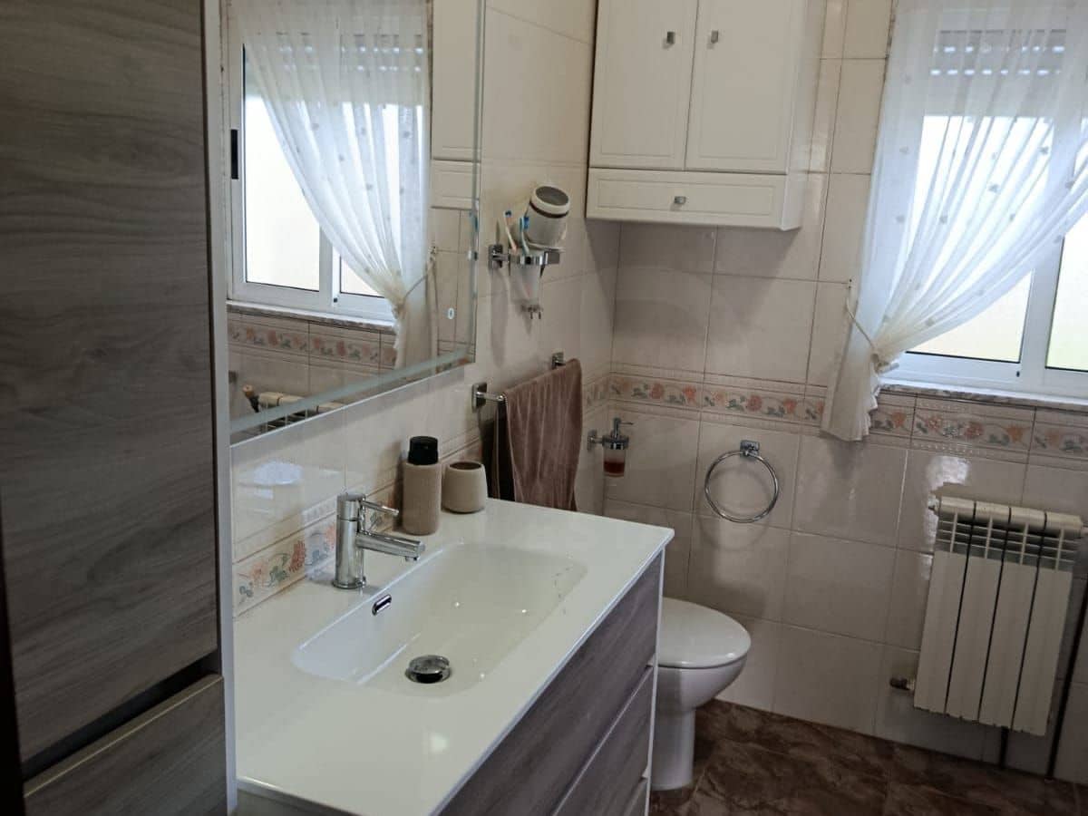 Casa de 7 habitaciones en Narón en venta con piscina garaje - 280.000 € (Ref: 9988368)