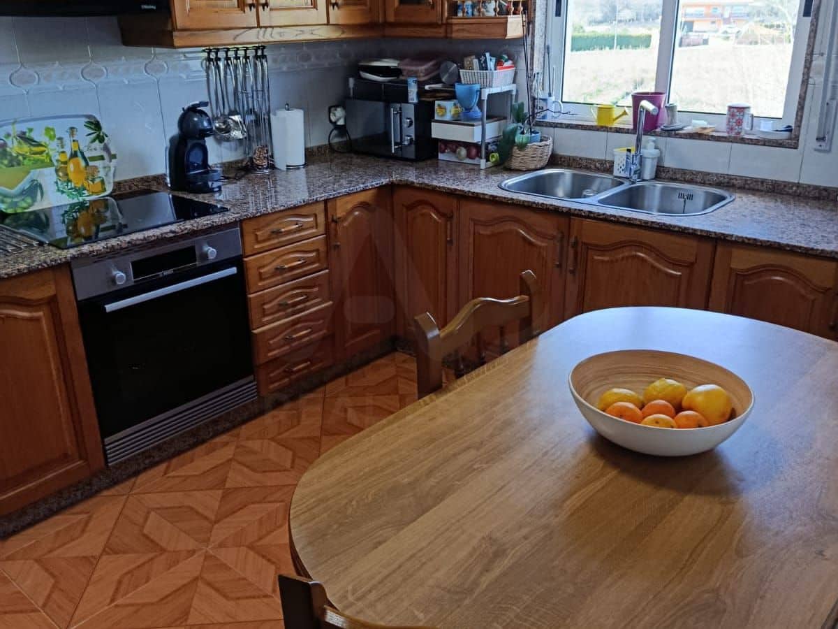 Casa de 7 habitaciones en Narón en venta con piscina garaje - 280.000 € (Ref: 9988368)