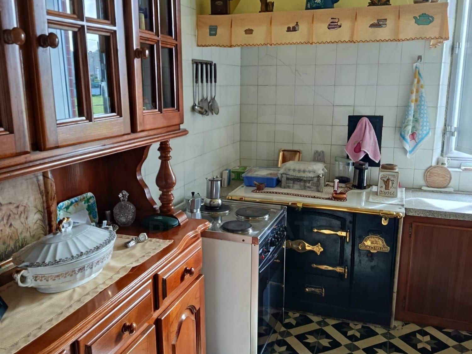 Casa de 7 habitaciones en Narón en venta con piscina garaje - 280.000 € (Ref: 9988368)