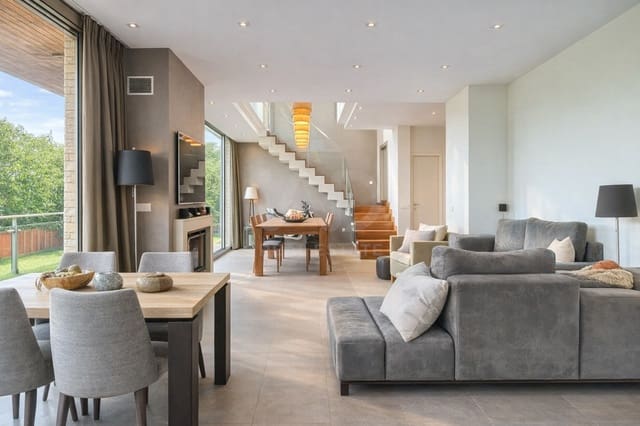 3 soverom Villa til salgs i Tarragona by med garasje - € 749 000 (Ref: 9988370)