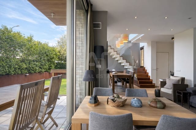 3 soverom Villa til salgs i Tarragona by med garasje - € 749 000 (Ref: 9988370)