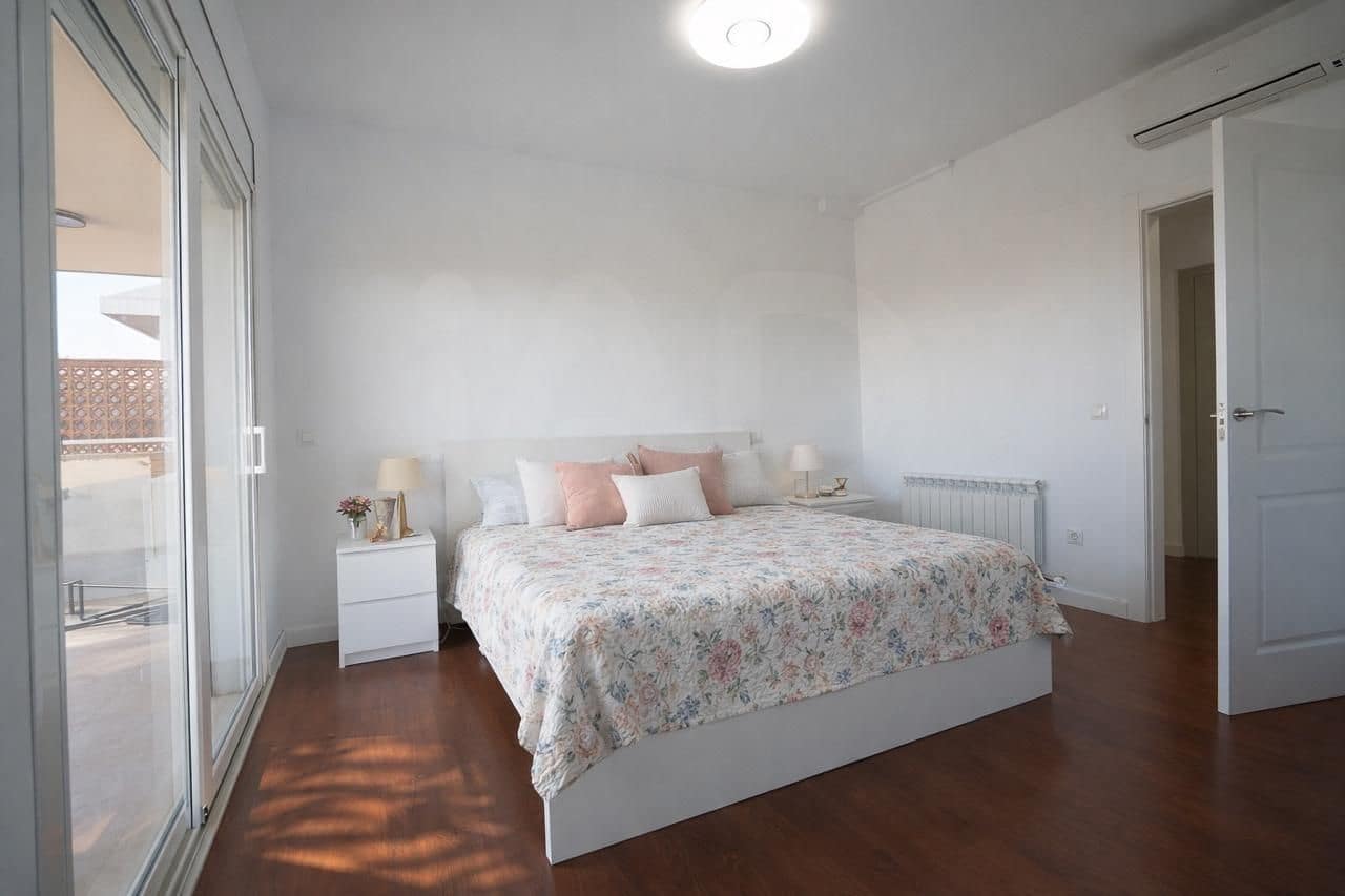 6 soveværelse Byhus til salg i Tarragona by med swimmingpool garage - € 690.000 (Ref: 9988371)