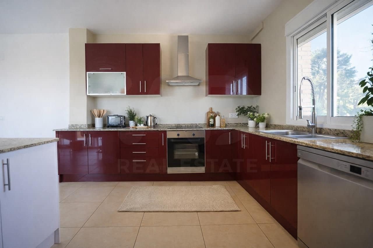 6 soveværelse Byhus til salg i Tarragona by med swimmingpool garage - € 690.000 (Ref: 9988371)