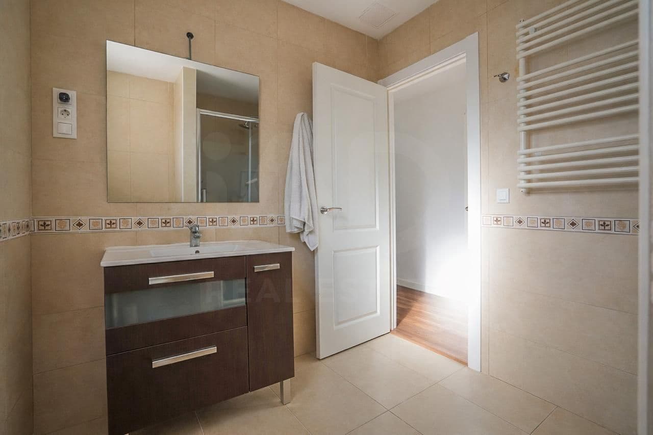 6 soveværelse Byhus til salg i Tarragona by med swimmingpool garage - € 690.000 (Ref: 9988371)