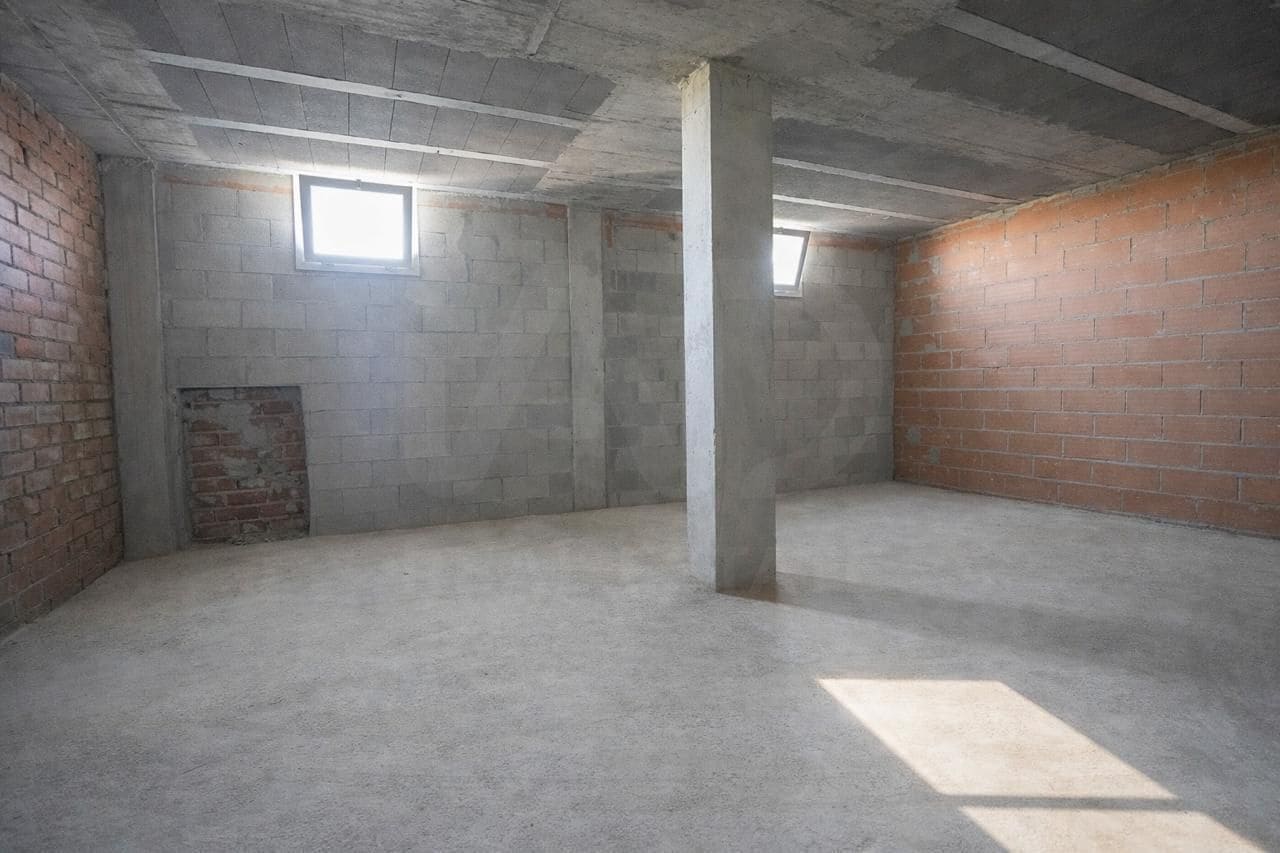 6 soveværelse Byhus til salg i Tarragona by med swimmingpool garage - € 690.000 (Ref: 9988371)