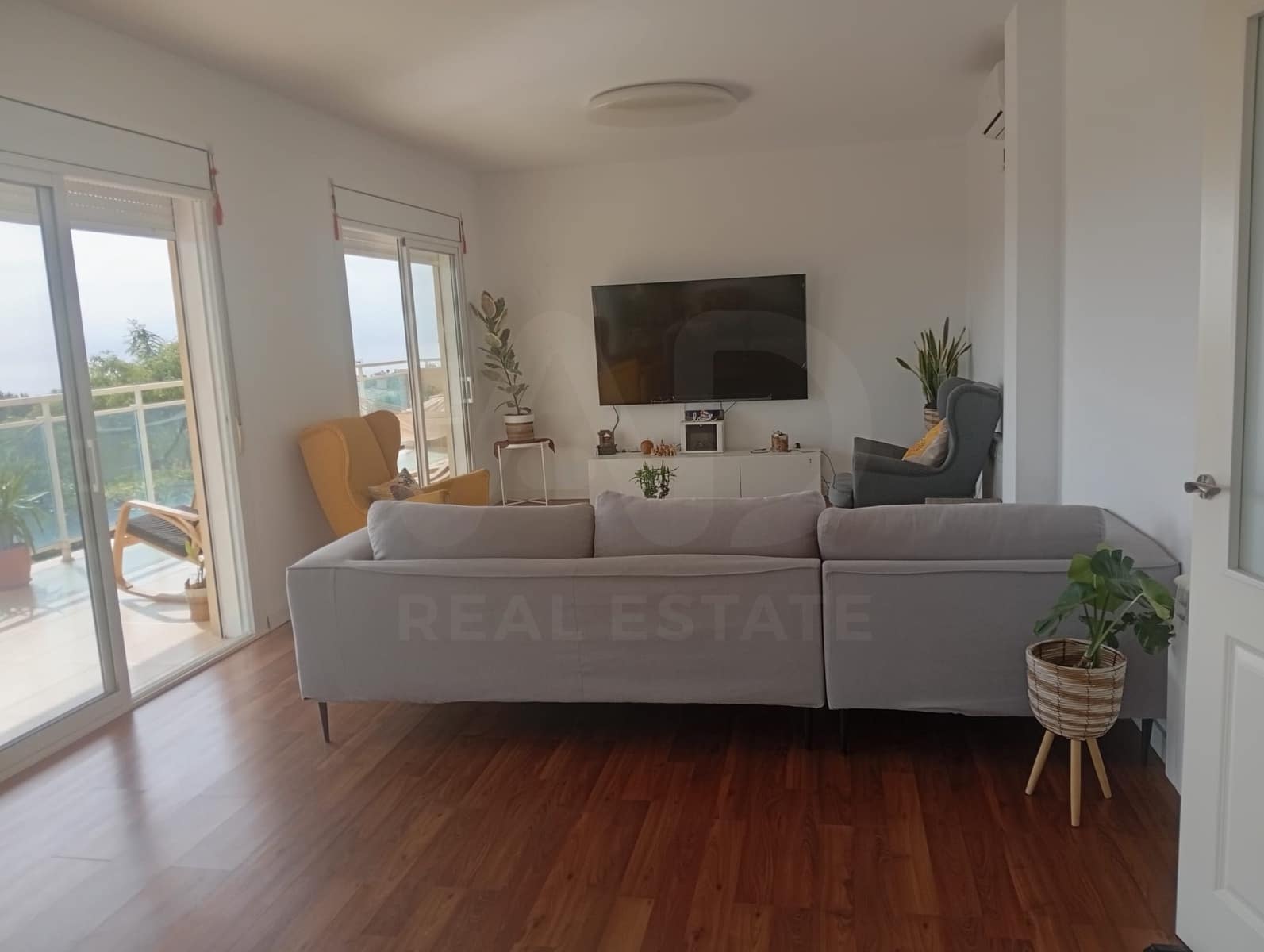 6 soveværelse Byhus til salg i Tarragona by med swimmingpool garage - € 690.000 (Ref: 9988371)