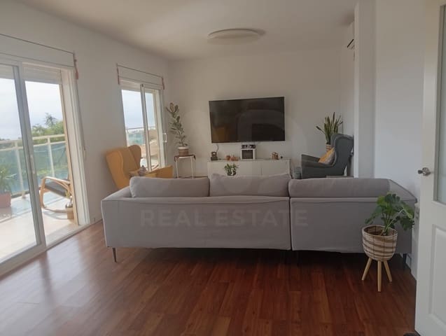 6 soveværelse Byhus til salg i Tarragona by med swimmingpool garage - € 690.000 (Ref: 9988371)